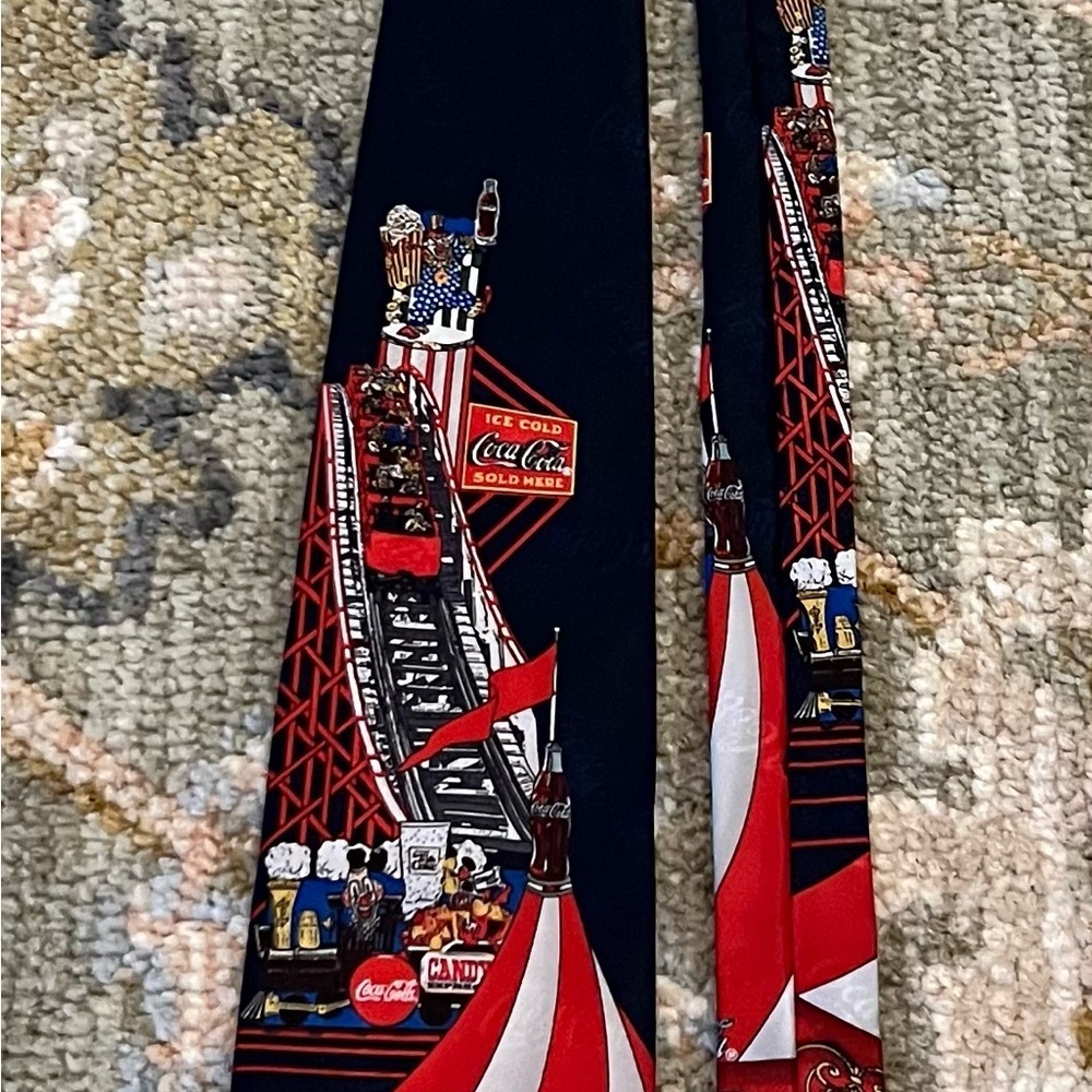 Coca Cola Roller Coaster Tie Color Navy‎